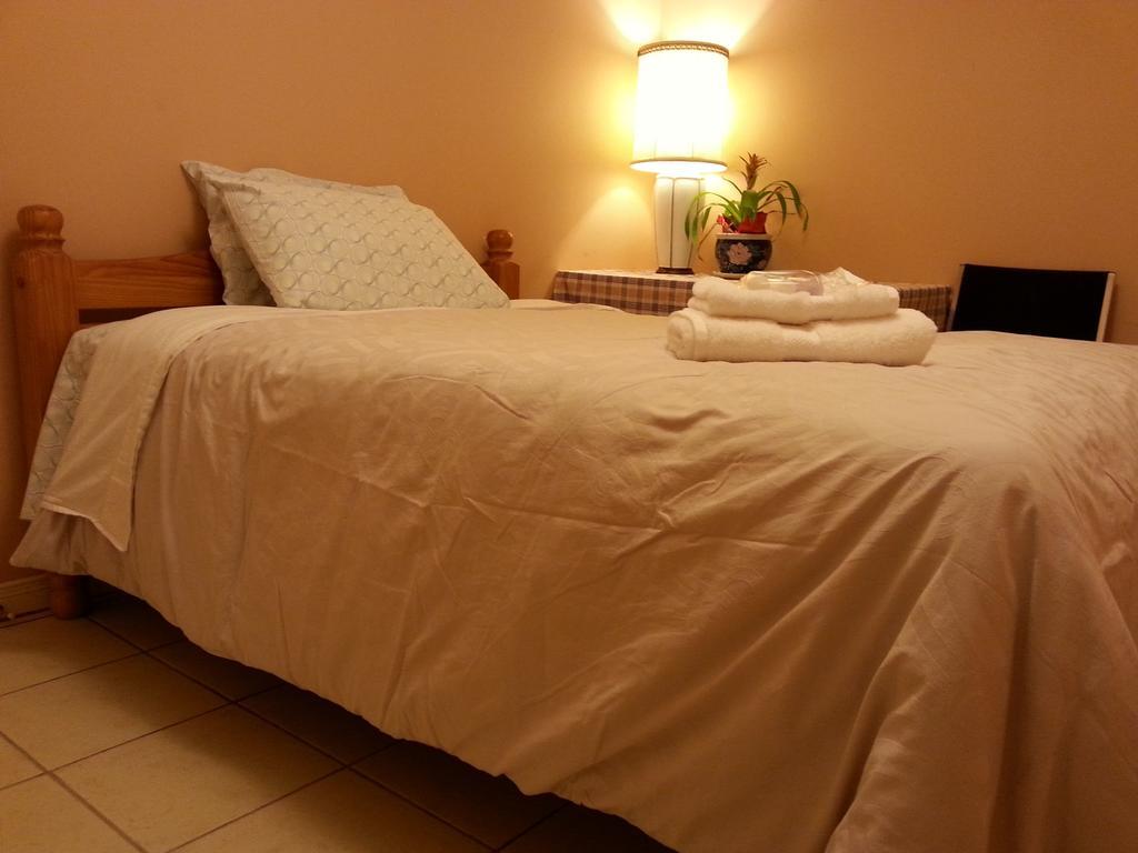 Maria'S Homestay Thornhill Room photo