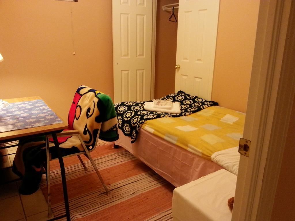 Maria'S Homestay Thornhill Room photo