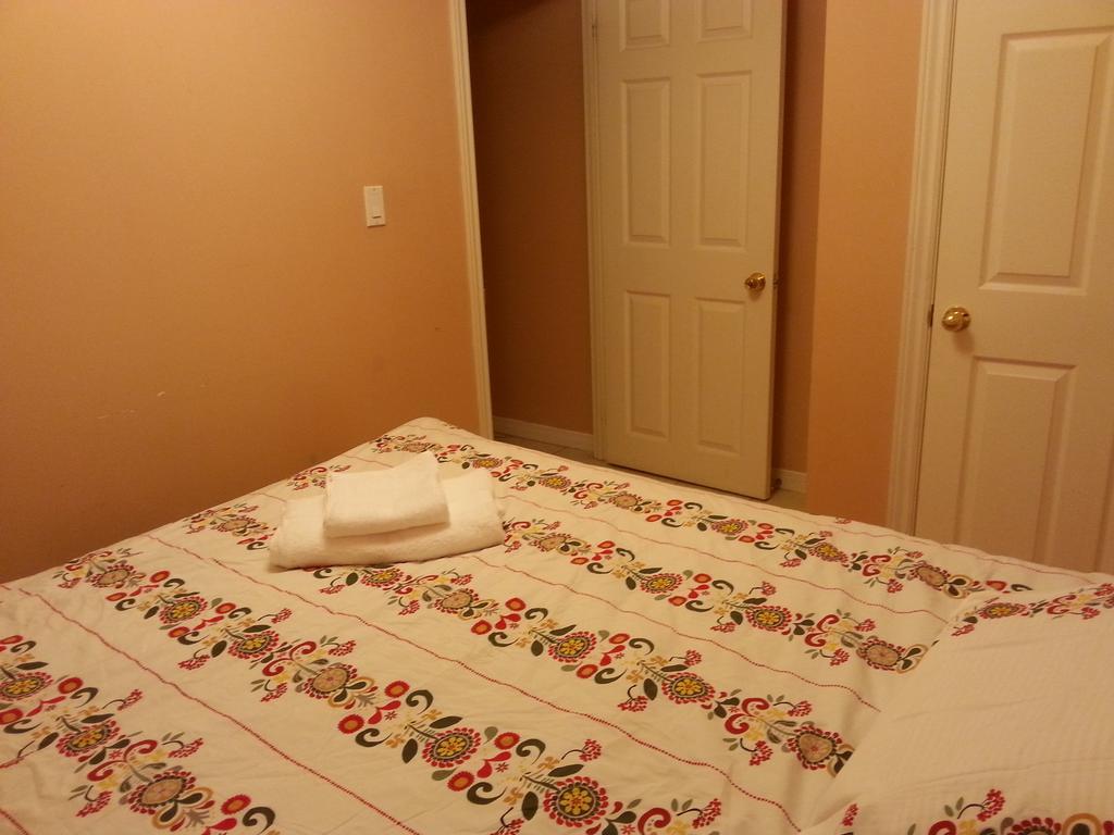 Maria'S Homestay Thornhill Room photo