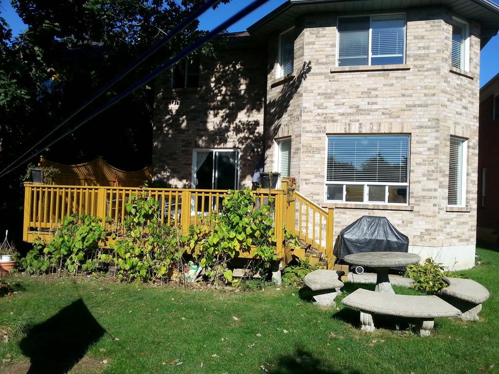 Maria'S Homestay Thornhill Exterior photo